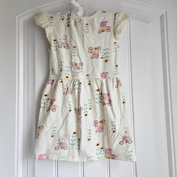 Sale 🎉🥳 4/$25 or $10 Peppa Pig Dress Size 2T - Picture 4 of 6